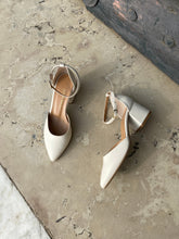 Load image into Gallery viewer, APRIL