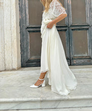 Load image into Gallery viewer, APRIL