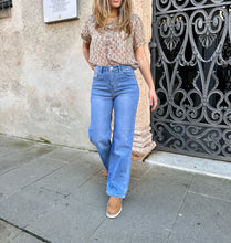 Load image into Gallery viewer, ASTRY