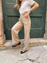 Load image into Gallery viewer, MOLLY