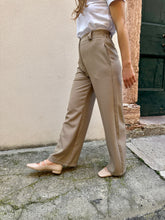 Load image into Gallery viewer, MOLLY