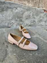 Load image into Gallery viewer, MOLLY