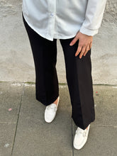 Load image into Gallery viewer, VILA