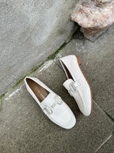 Load image into Gallery viewer, VILA