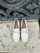 Load image into Gallery viewer, VILA