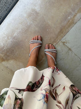 Load image into Gallery viewer, FLORA