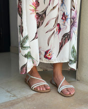 Load image into Gallery viewer, FLORA