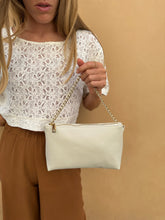 Load image into Gallery viewer, VSI ENVIE Pochette bianca vegan borsa donna mela tracolla regolabile cerniera catena