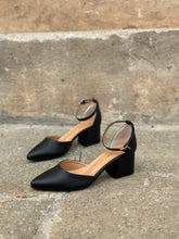 Load image into Gallery viewer, APRIL