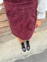 Load image into Gallery viewer, CLASSY