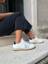 Load image into Gallery viewer, VERTIGO