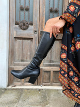Load image into Gallery viewer, VSI BLER Stivali con tacco vegan neri gambale elasticizzato zip made in Italy
