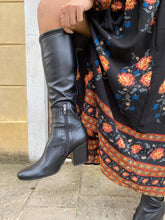 Load image into Gallery viewer, VSI BLER Stivali con tacco vegan neri gambale elasticizzato zip made in Italy