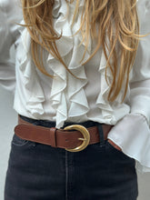 Load image into Gallery viewer, VSI INVI Cintura alta vegan marrone mais fibbia tonda grande oro artigianale Made in Italy