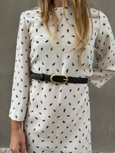 Load image into Gallery viewer, VSI TRINITY Cintura vegan marrone scuro mela fibbia oro ovale allungata artigianale Made in Italy