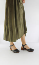 Load image into Gallery viewer, KARI