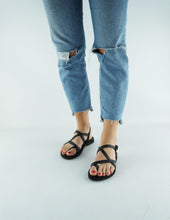 Load image into Gallery viewer, CORI