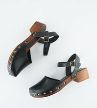 Load image into Gallery viewer, KARI