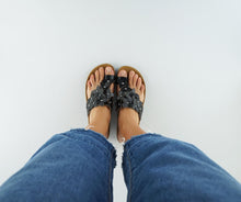 Load image into Gallery viewer, LINDY