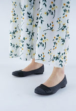 Load image into Gallery viewer, MIA