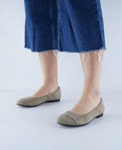 Load image into Gallery viewer, MIA