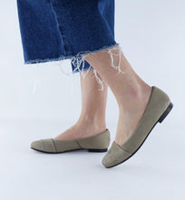 Load image into Gallery viewer, MIA