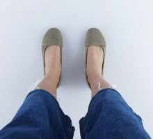 Load image into Gallery viewer, MIA