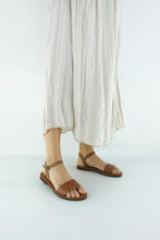 Load image into Gallery viewer, SILIA