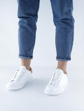 Load image into Gallery viewer, VERA