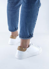 Load image into Gallery viewer, VERA