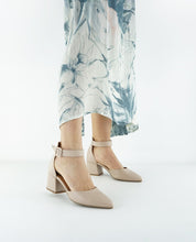 Load image into Gallery viewer, APRIL