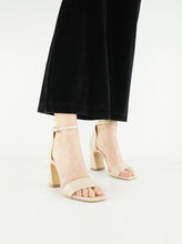 Load image into Gallery viewer, NELLY