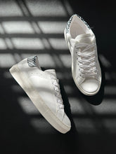 Load image into Gallery viewer, BLINK