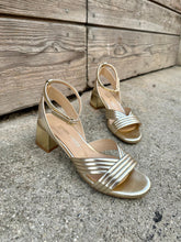 Load image into Gallery viewer, CELIA