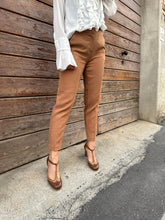 Load image into Gallery viewer, CLIO