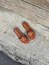 Load image into Gallery viewer, NISSA