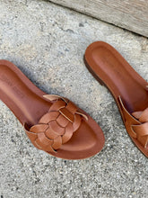 Load image into Gallery viewer, NISSA