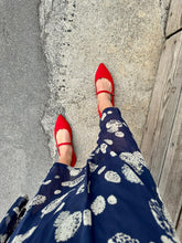 Load image into Gallery viewer, POLLY