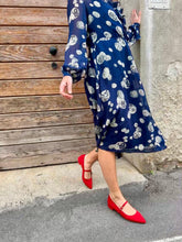 Load image into Gallery viewer, POLLY