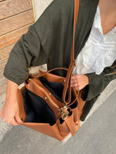 Load image into Gallery viewer, FLO