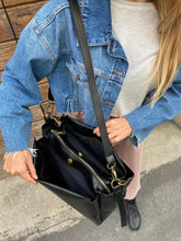 Load image into Gallery viewer, FLO