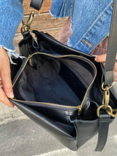 Load image into Gallery viewer, FLO