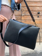 Load image into Gallery viewer, FLO