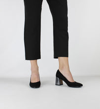 Load image into Gallery viewer, DORA