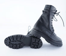 Load image into Gallery viewer, LEVI