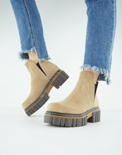 Load image into Gallery viewer, BYRON