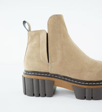 Load image into Gallery viewer, BYRON