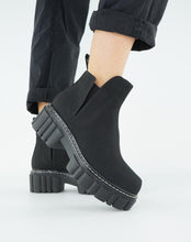 Load image into Gallery viewer, BYRON