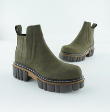 Load image into Gallery viewer, BYRON