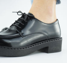 Load image into Gallery viewer, CLOE